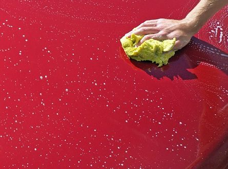 Luxuskarosse-Tipps zur Autopflege mit Profi-Reinigern  
