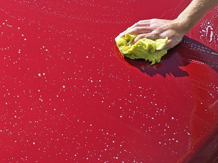Luxuskarosse-Tipps zur Autopflege mit Profi-Reinigern  